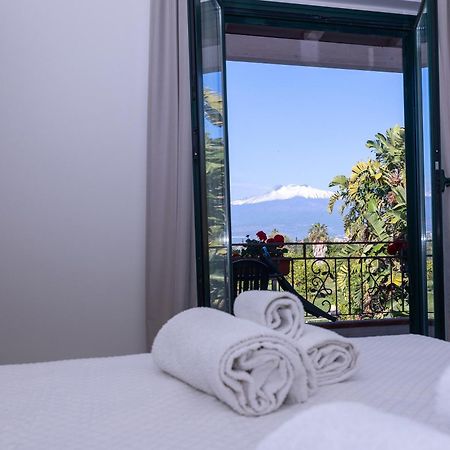 Villa Iris Giardini-Naxos Exterior foto