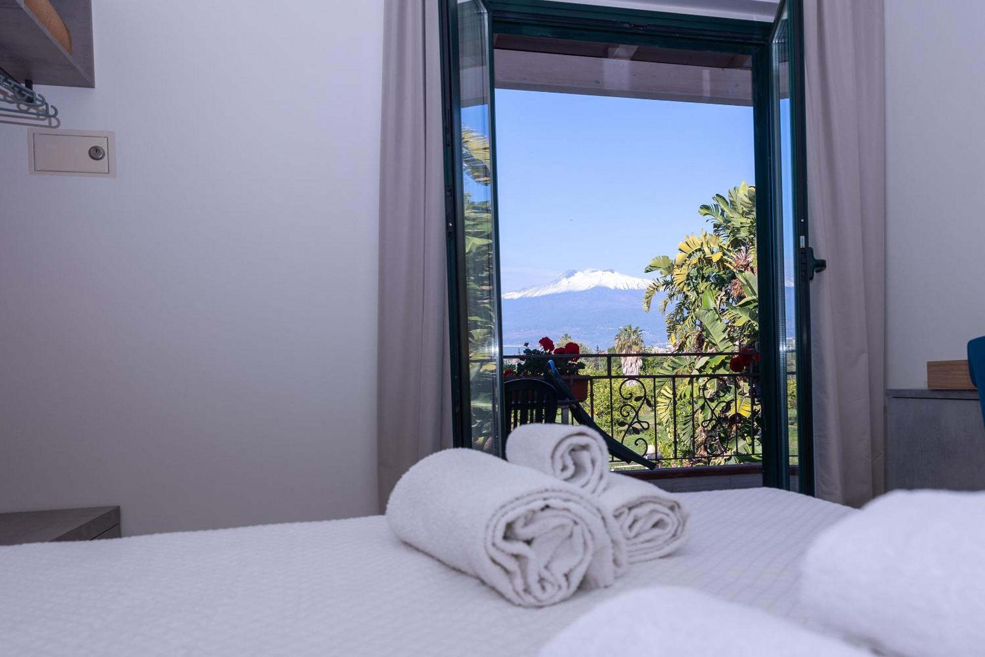 Villa Iris Giardini-Naxos Exterior foto