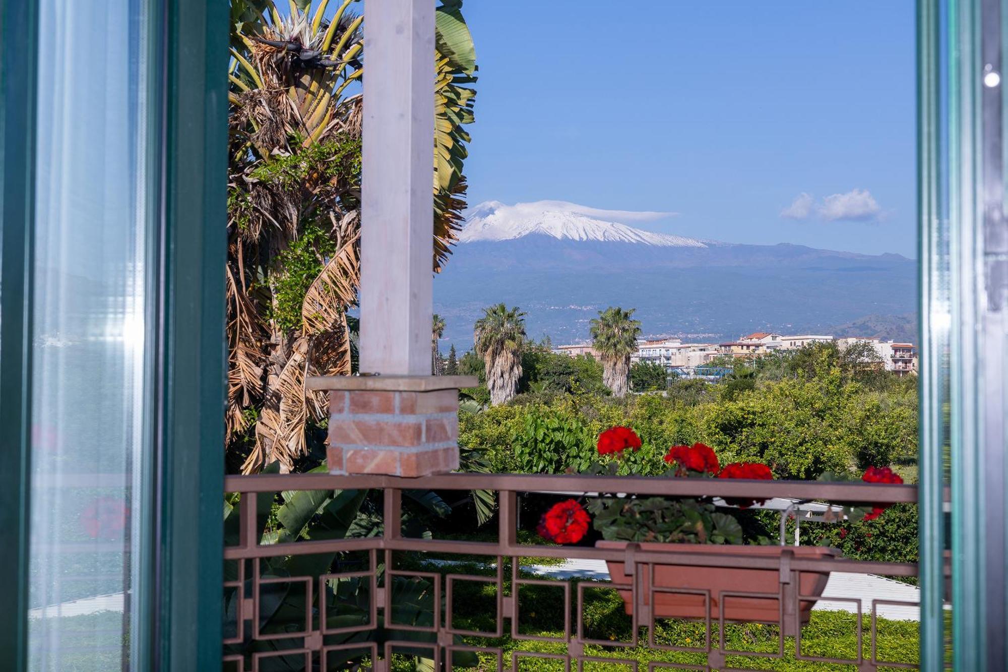 Villa Iris Giardini-Naxos Exterior foto