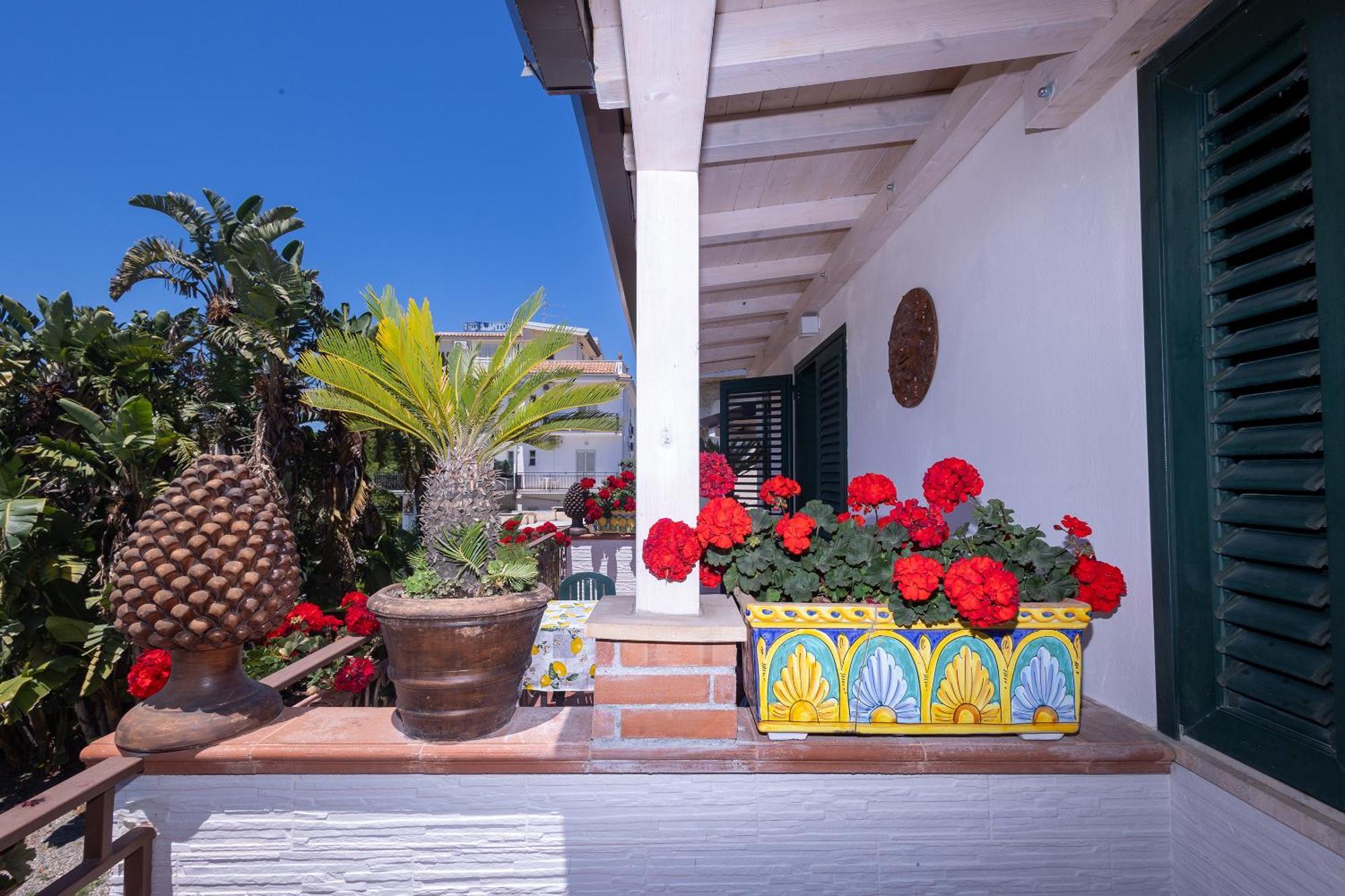 Villa Iris Giardini-Naxos Exterior foto